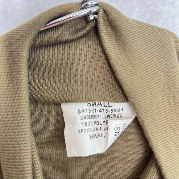 SEKRI Undershirt 1/4 Zip US Military Base Layer Shirt Polyester Undershirt small - Picture 5 of 5